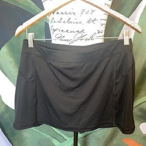 Champion athletic black skort Size Large w/drawstring & lil back pocket.